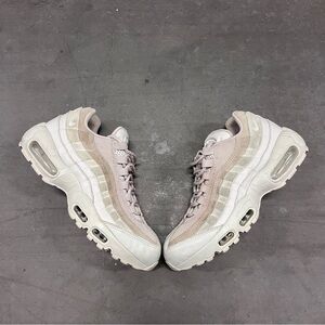 Nike Air Max 95’ Premium “ Light Bone “